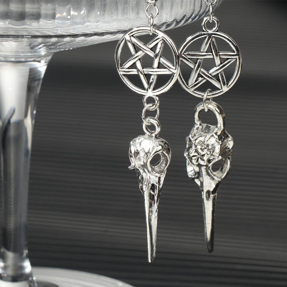 Khuyên Tai Hình Đầu Lâu Phong Cách Gothic