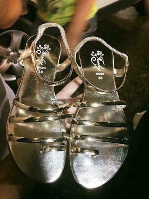 Sandal quai vàng xỏ ngón
