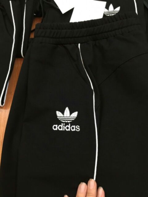 Quần Jogger sọc trắng Adidas