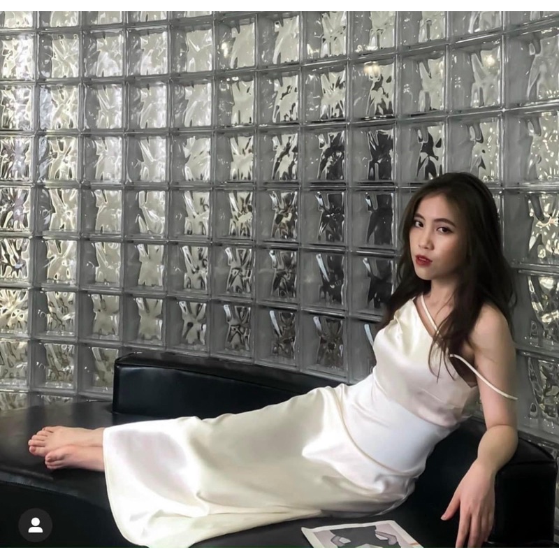 Đầm trắng 2 dây phi bóng ôm body khoe dáng cực chuẩn siêu quyến rũ