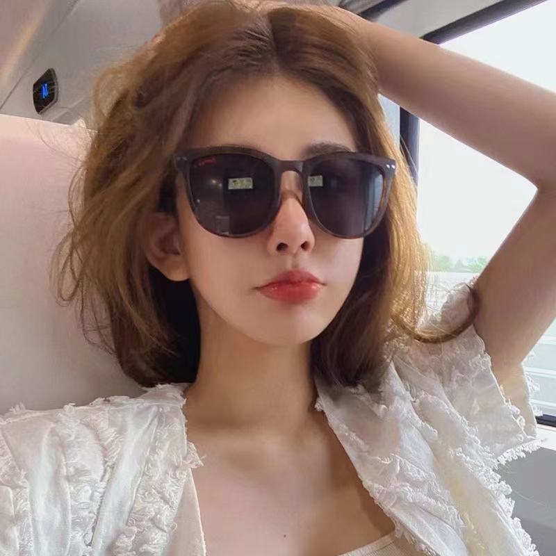 Kính Mát Thời Trang Chống Tia Uv400 Có Thể Gấp Gọn Tiện Dụng Cho Nam Và Nữ