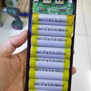 Box Sạc Dự Phòng 8Cell LCD Pin Mới