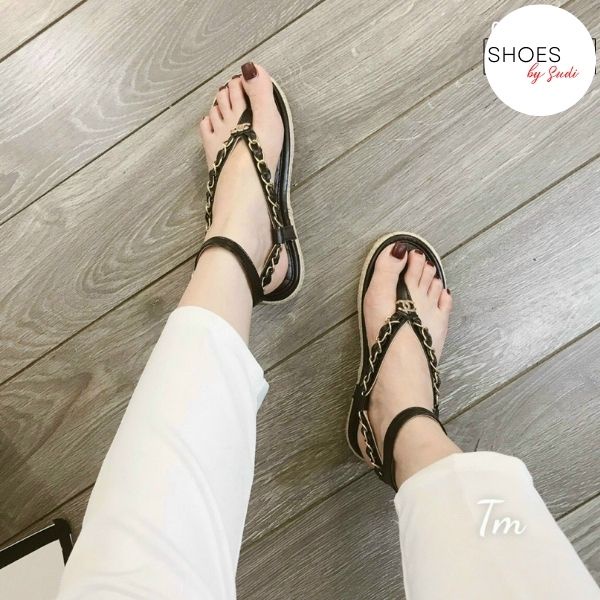 Sandal nữ xỏ ngón Hiền Hồ hot trend- xăng đan đế cói quai xích tiểu thư sang chảnh SUDI SHOES SD041AKA