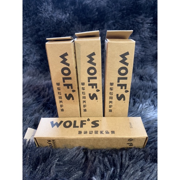 Dầu tra xích xe đạp Wolf’s bảo dưỡng bôi trơn xích xe đạp xe máy giúp xe vận hành trơn tru bền bỉ.