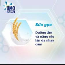 Nước giặt OMO Dịu nhẹ cho da Hương hoa oải hương &amp; sữa gạo Chai 2,3kg