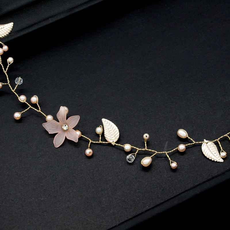 Vòng hoa đội đầu cô dâu đính hạt ngọc trai xinh xắn