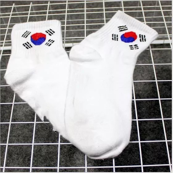 Vớ Tất Nam Nữ Cao Hình 25 Tất Cổ Cao Cotton Cá Tính Phong Cách Đường Phố Hot Trend Vớ Cao Cổ Cặp Đôi Ulzzang