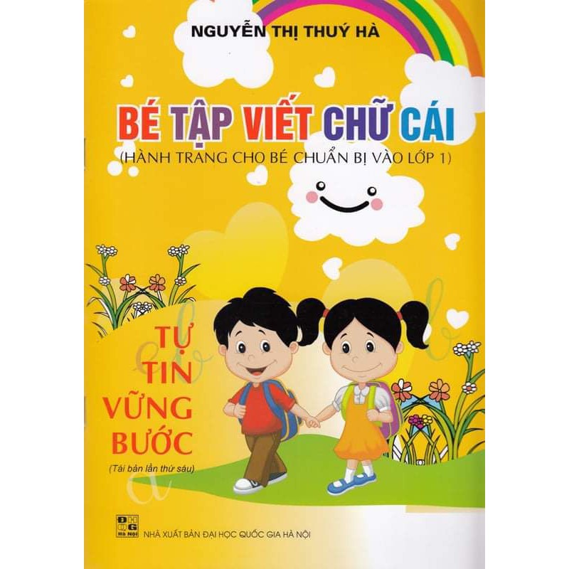 Bé tập viết chữ cái chuẩn bị vào lớp 1