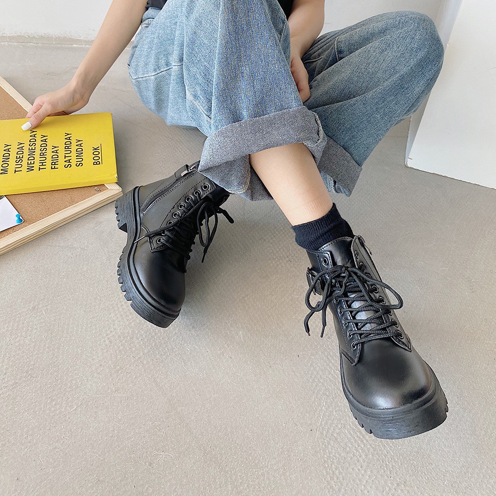 Giày bốt thiết kế phong cách retro xinh xắn thời trang dành cho học sinh sinh viên | BigBuy360 - bigbuy360.vn