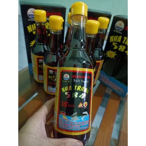 Nước mắm Nhĩ 584 Nha Trang  35-40 độ đạm