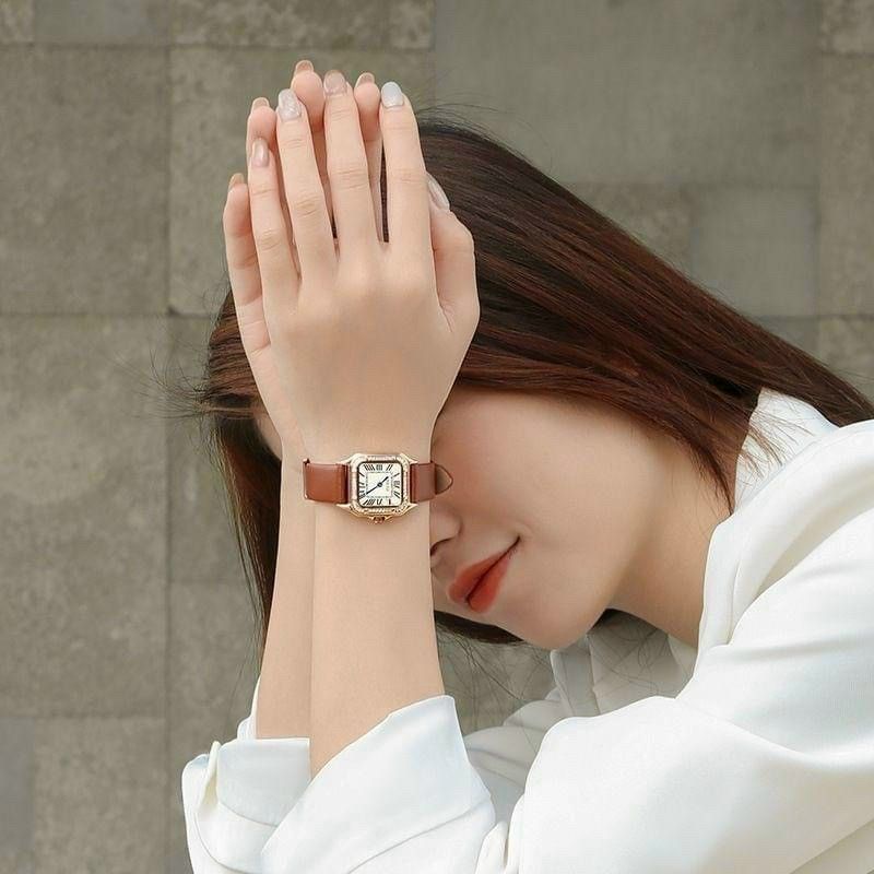 Đồng hồ mặt vuông dây da nữ