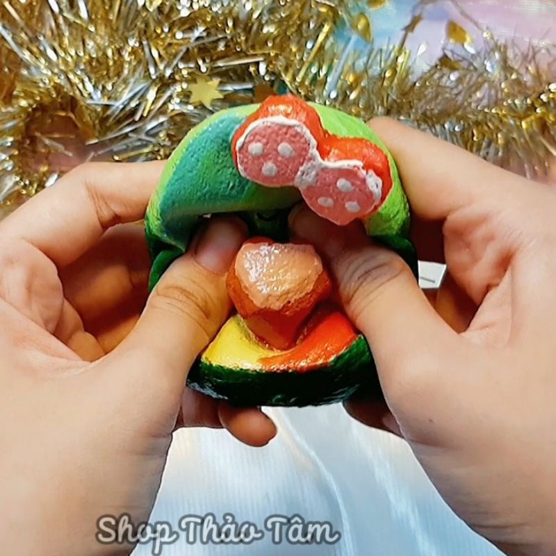 Squishy handmade bơ đeo nơ màu cầu vồng chậm tăng