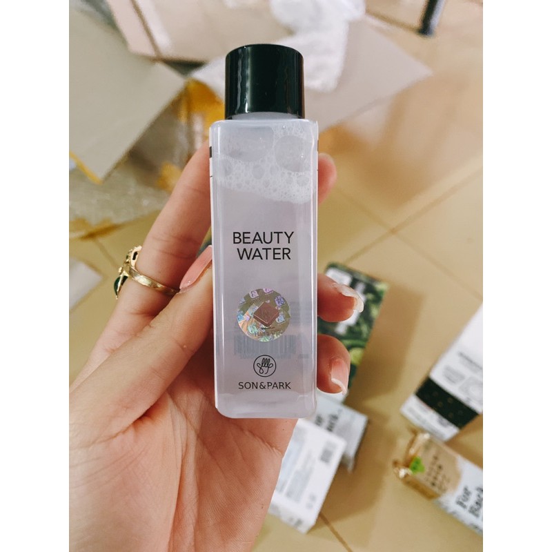 Nước thân dưỡng da Son & Park Beauty Water 60ml .