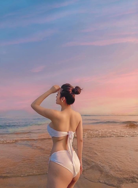 Set bikini đính khoen đá sang chảnh