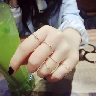 Nhẫn đính đá nhân tạo nhiều kiểu dáng