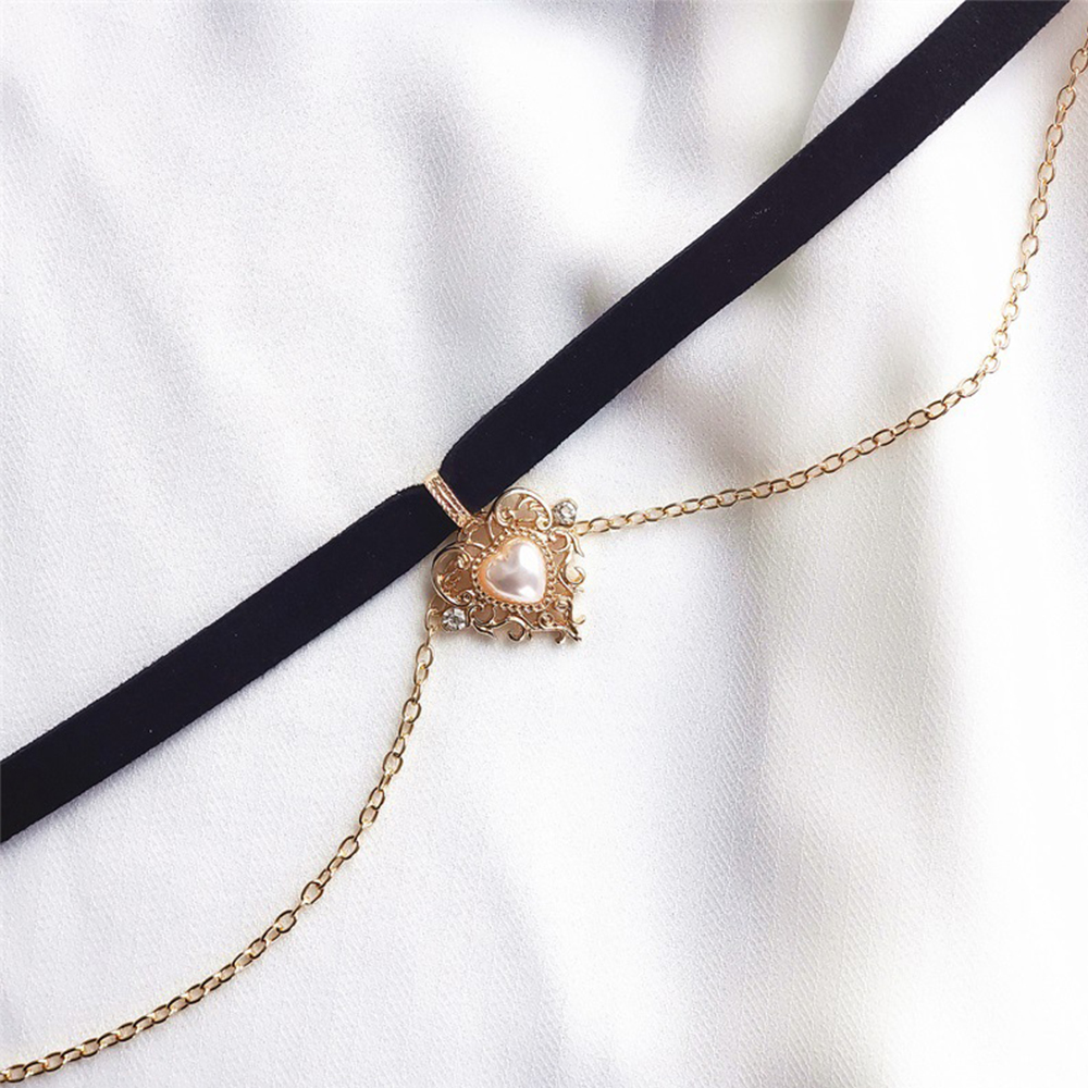 AROMA Short Velvet Women Gifts Jewelry Vintage Heart Necklace