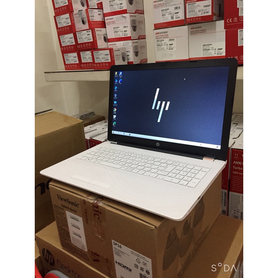 Máy tính xách tay HP 15- Bộ xử lý AMD E2-9000e / Bộ nhớ Ram 4GB / Ổ cứng SSD 128G