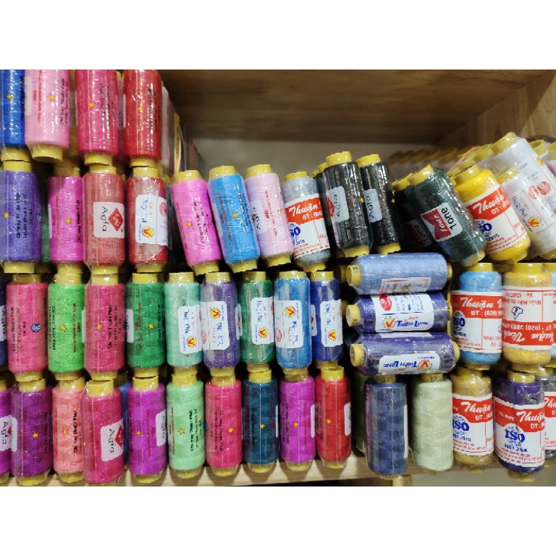 10 cuộn chỉ cotton, loại trắng,đen và 10 màu