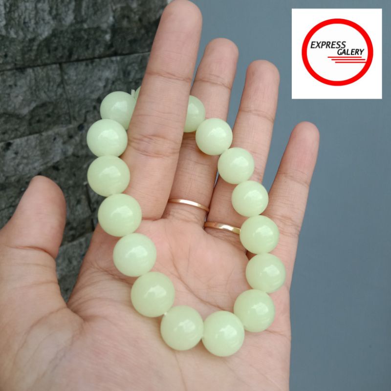 Chất liệu đá phốt phoMàu sắc tự nhiênĐường kính 10mmChất lượng và chất lượng hàng hóa chúng tôi đảm bảo 100% bạn hài lòng.Note: Các sản phẩm có chất liệu vàng, kim cương, đá quý trong shop đều là xi mạ/ nhân tạo.
