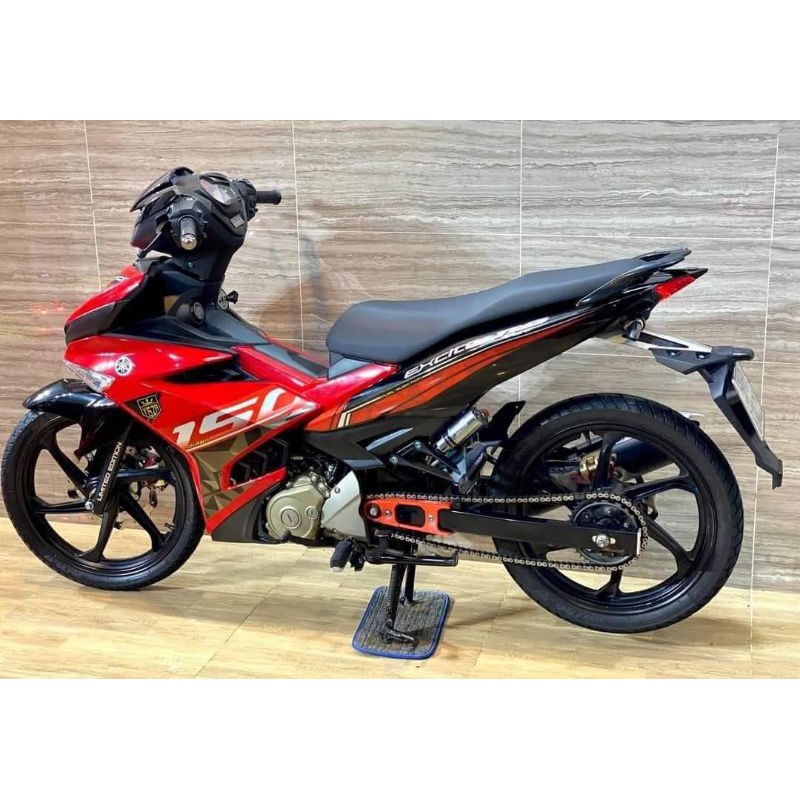 Tem xe Exciter 150 đen đỏ
