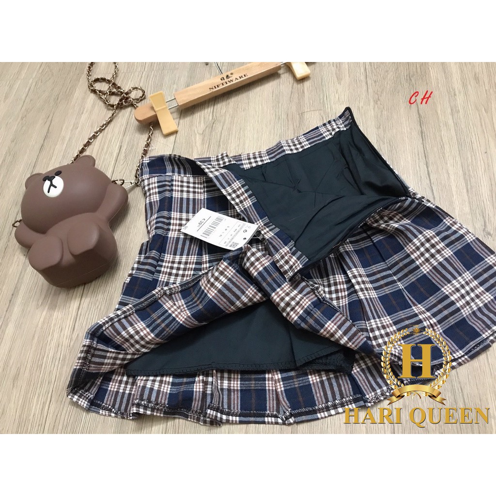 Chân váy xếp ly kèm quần trong COH0620
