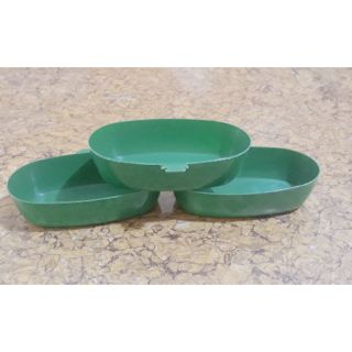 Máng ăn, uống, tắm cho chim hoặc gà