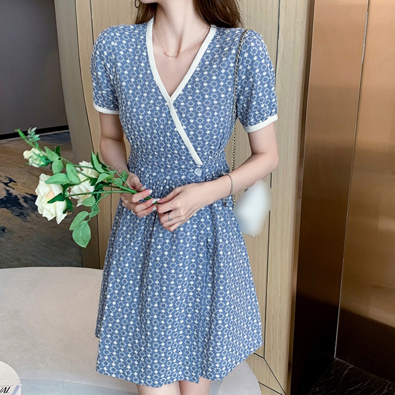 Đầm Tay Ngắn Cổ Chữ V Họa Tiết Hoa Dáng Chữ A Thời Trang Quyến Rũ Cho Nữ