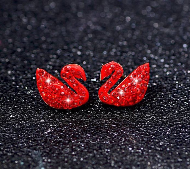 Bông tai titan thiên nga đính đá đỏ BTT56