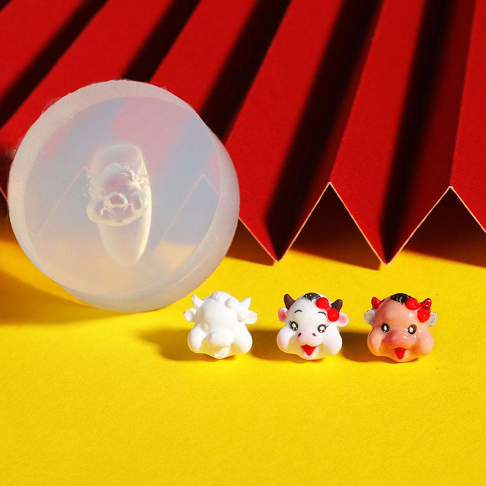 Khuôn Silicone Tạo Hình Trang Trí Móng Tay 3D Hình Bò Sữa Thanh Lịch