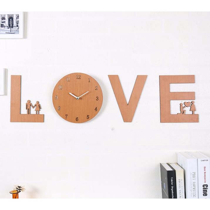 Bộ Đồng hồ treo tường Cao Cấp - hình dáng chữ LOVE bằng Gỗ