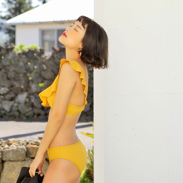 Bộ bikini đi biển cao cấp áo ngực chữ V | BigBuy360 - bigbuy360.vn