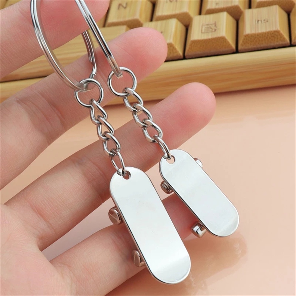 Set 2 Móc Khóa Kim Loại Hình Ván Trượt
