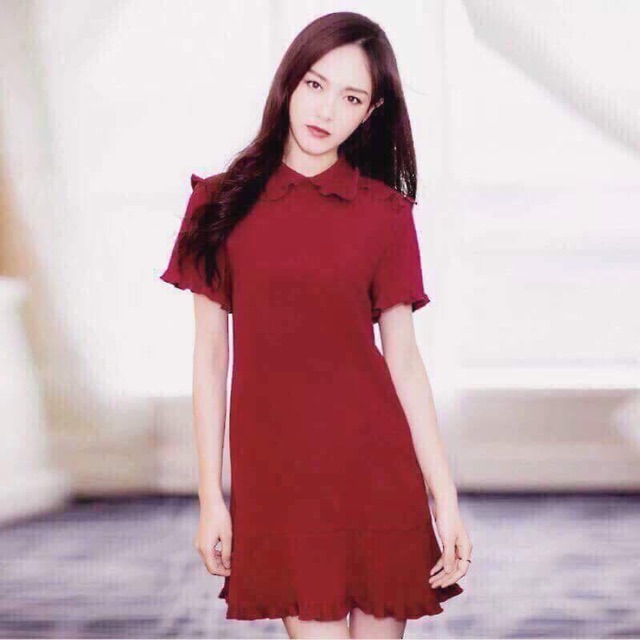 Váy cổ sen