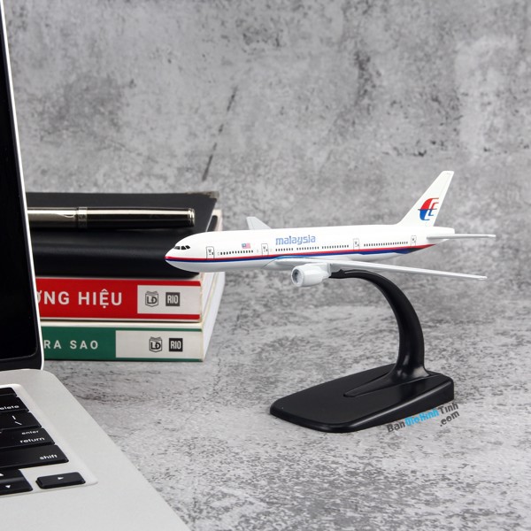 Mô hình máy bay Malaysia Airlines 16cm Everfly