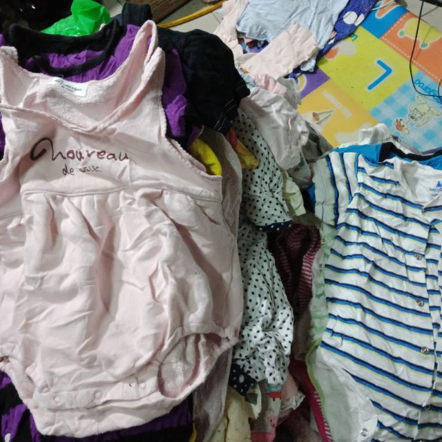 hàng chị địu em bé