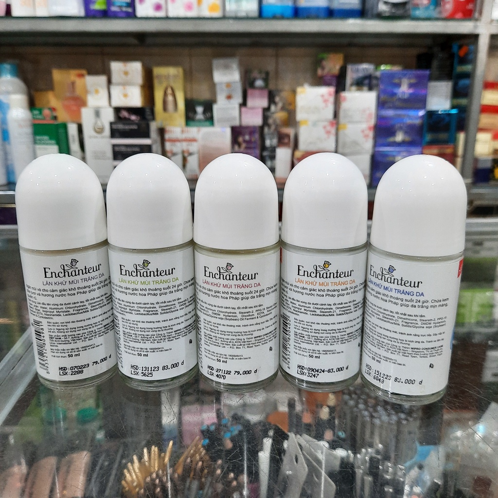 Lăn khử mùi Trắng Da Enchanteur WHITE 50ml