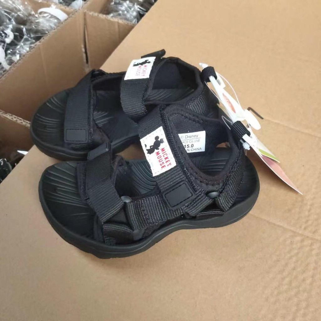 Sandal bé trai dư xịn