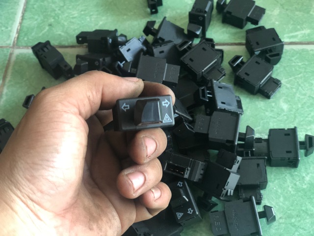 Nút xi nhan Hazza cho Honda