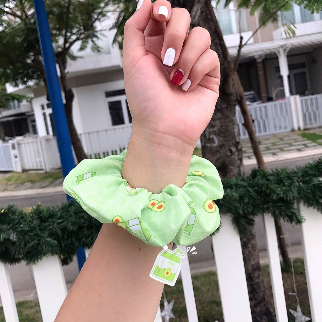 Cột tóc Scrunchies Milk Tea, dây buộc tóc vải scunchies trà sữa charm bò sữa