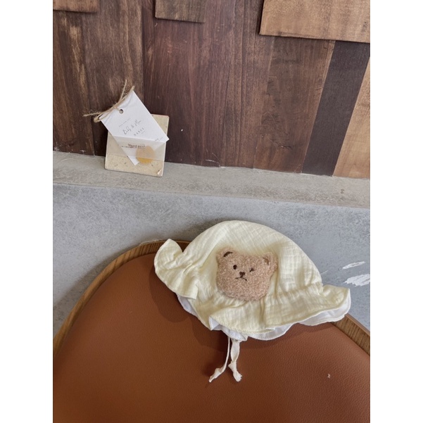 Nón muslin đính gấu sơ sinh em bé Nanci room