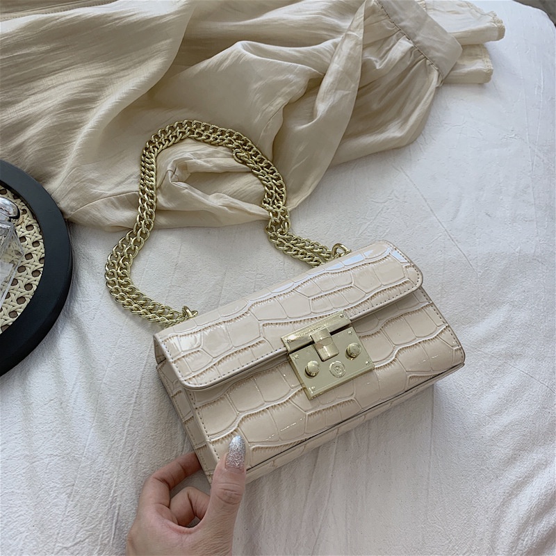 Túi đeo vai hình vuông thiết kế dây xích hoa văn da cá sấu