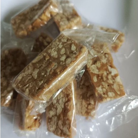 Kẹo đậu phộng nước cốt dừa Bến Tre