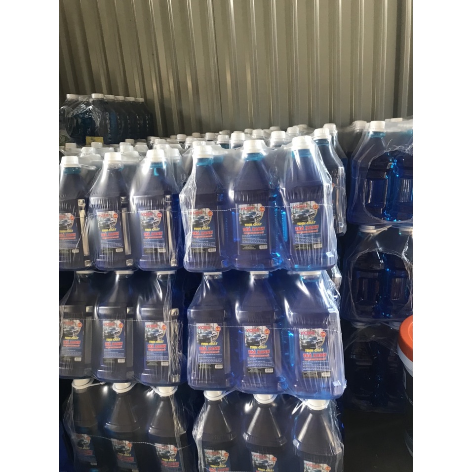 Nước rửa kính tinh chất trà xanh Yori rửa trôi bụi bẩn trên bề mặt kính - Lego035