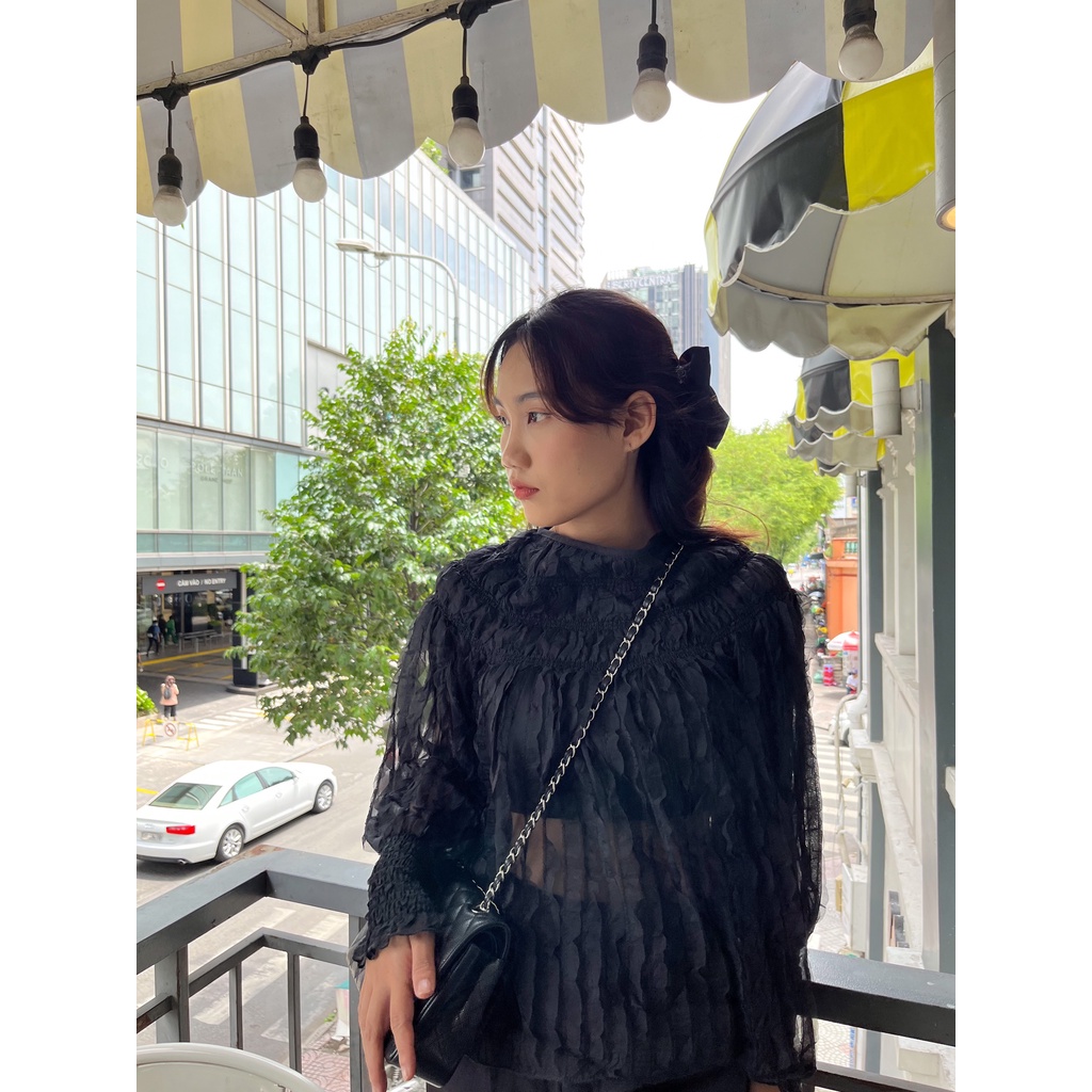 (HÀNG SẴN - ẢNH THÂT) Aó voan tơ nhúng cổ, tay dài. Áo sơ mi cổ tròn 2 màu Be &amp; Đen FREESIZE