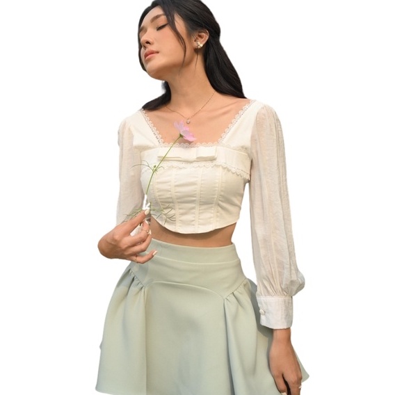 Áo cổ vuông Chillgals thiết kế tay bồng dài Lily Top màu trắng AO-003