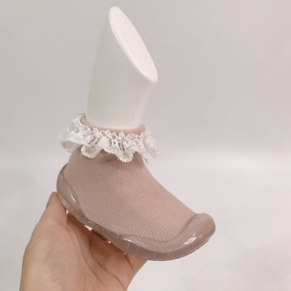 Giày bún cổ cao ren trắng