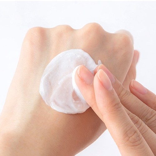 Sữa rửa mặt Blueberry làm sạch, cân bằng dầu và độ ẩm innisfree Blueberry Rebalancing 5.5 Cleanser | BigBuy360 - bigbuy360.vn