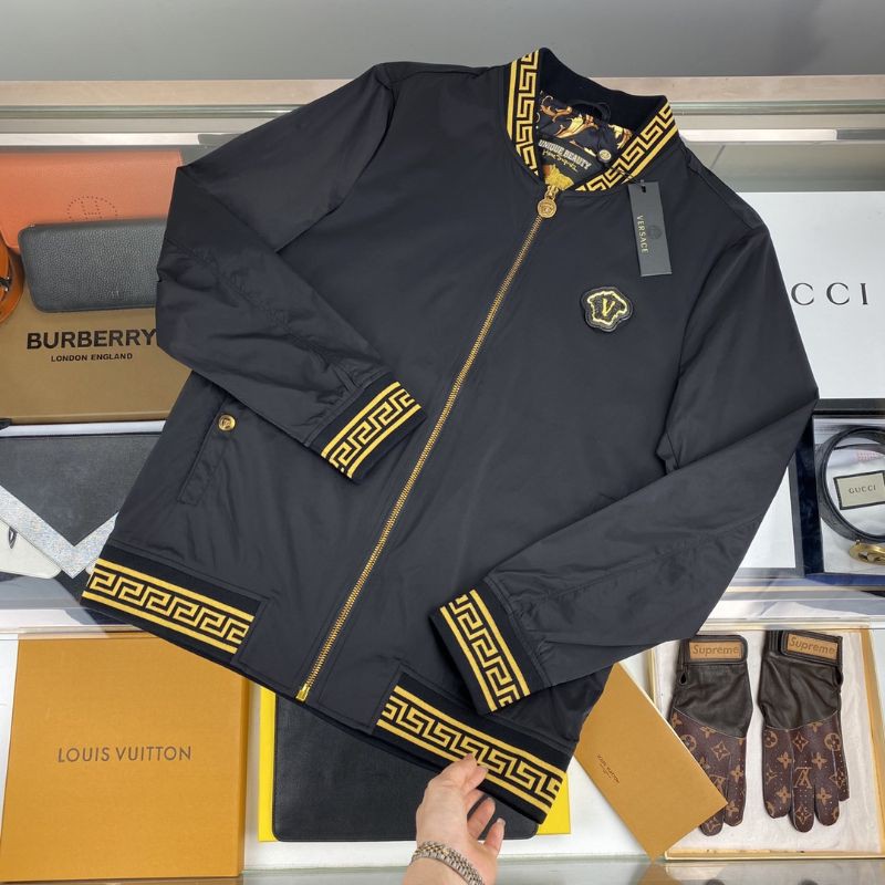 áo khoác thun nam dài tay cổ đứng viền họa tiết Versace