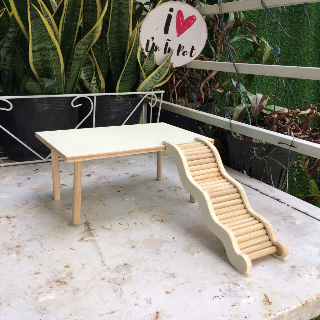 Bàn gỗ lượn kèm cầu thang gỗ đồ chơi trang trí chuồng hamster