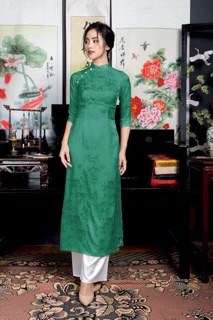 Set bộ áo dài gấm phối hạt cao cấp.